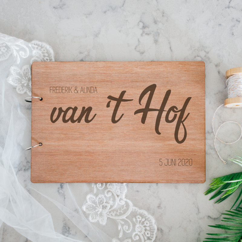 Gastenboek Hout Letter