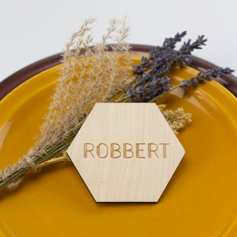 Gasten Naamkaartjes Gegraveerd Hout