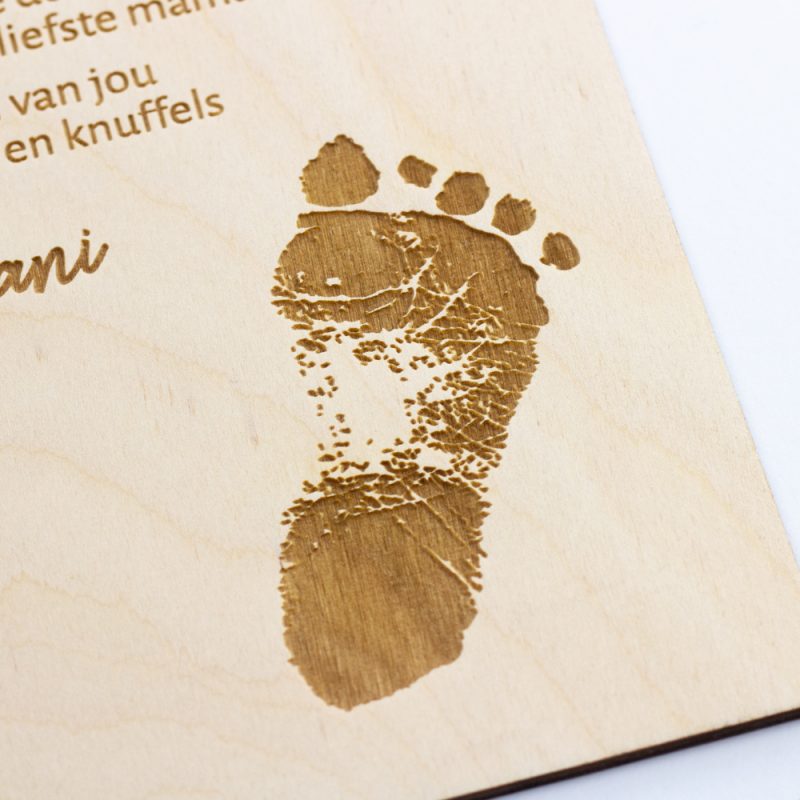 Houten Hand- en voetafdruk met boodschap
