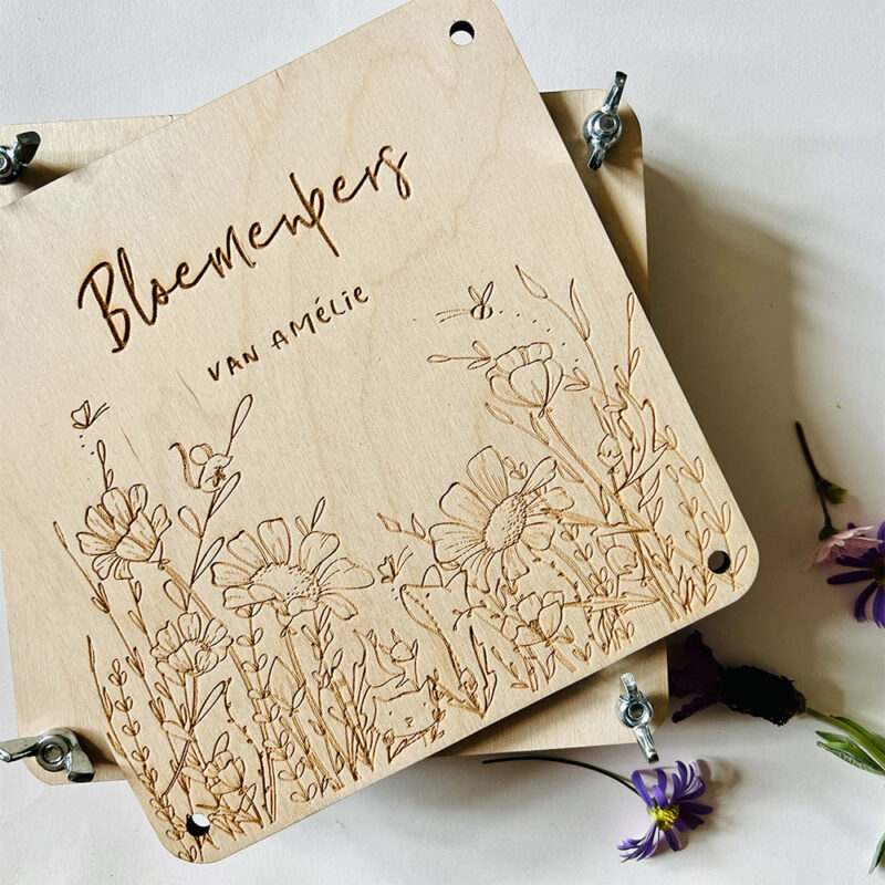 Gepersonaliseerde houten bloemenpers
